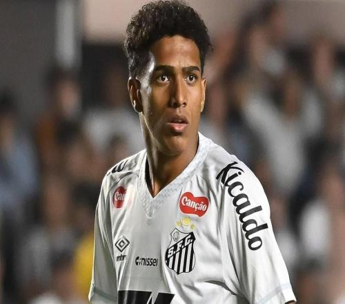 天空體育：巴西后衛(wèi)索薩將在周四接受熱刺的體檢