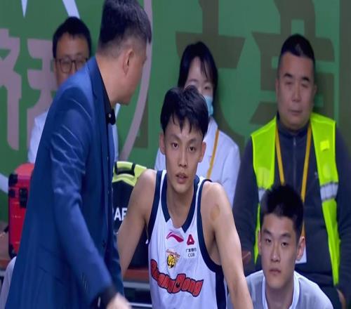 張昊受傷后！廣東隊內線告急，杜鋒狂練黃明依，朱芳雨拒絕王浩然