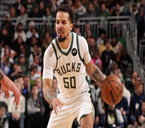 三大賽MVP，公認(rèn)的全美第一控衛(wèi)，如今卻在NBA迷失，場均僅6+2+3