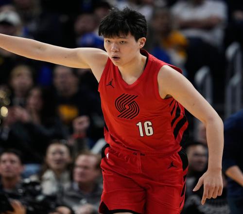 楊瀚森22分創新高引熱議：變強了打核心就能策應回男籃肯定大腿