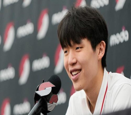 楊瀚森無緣前10，NBA新秀榜更新：狀元弗拉格第1，小楊哥們第9