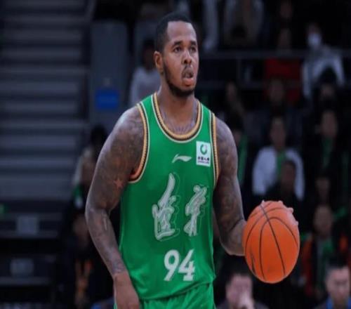 態(tài)度積極！遼籃新援主動(dòng)加練仍被球迷懟像三個(gè)月沒(méi)打球