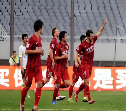 上港冬訓將迎來兩位久違新星回歸助陣，未來將挑大梁，值得期待