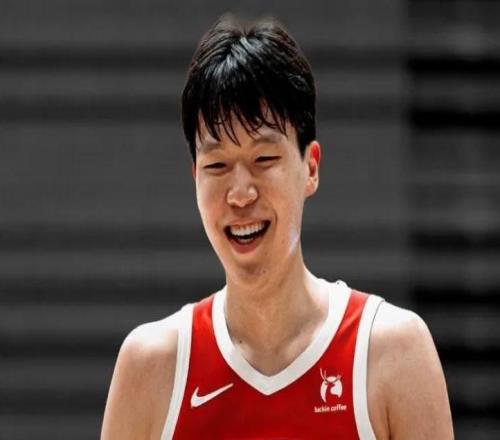 楊瀚森再戰G聯賽進步明顯！防守統治級，傳球有創造性，體能拉滿