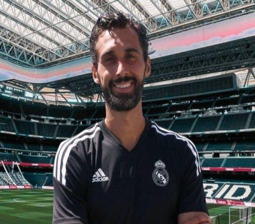 一夜雙線豪門壓力測試！皇馬新帥西甲首秀，英超利物浦想打破怪圈