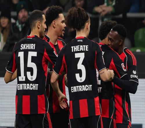 德甲最新積分戰(zhàn)報法蘭克福絕平無力追藥廠拜仁迎下半程關(guān)鍵一戰(zhàn)