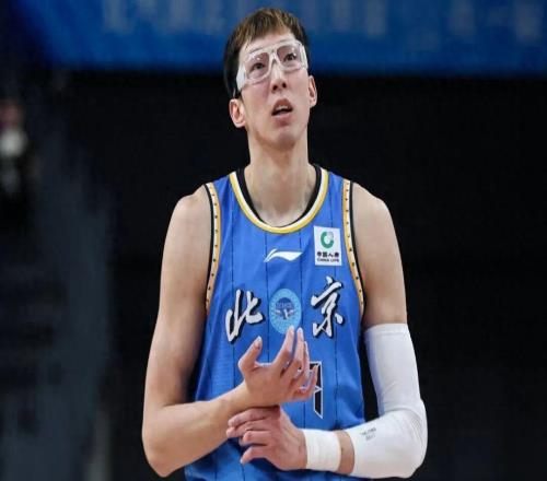 周琦眼睛出現(xiàn)不適，趙繼偉賽季首秀完美，CBA又來(lái)超級(jí)外援！