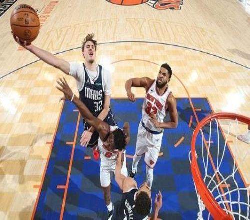 弗拉格復出18分唐斯22+18獨行俠客場大勝尼克斯