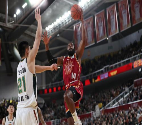 險勝遼寧！山西贏球最大功臣，不是迪亞洛，36歲老將擊碎離隊謠言