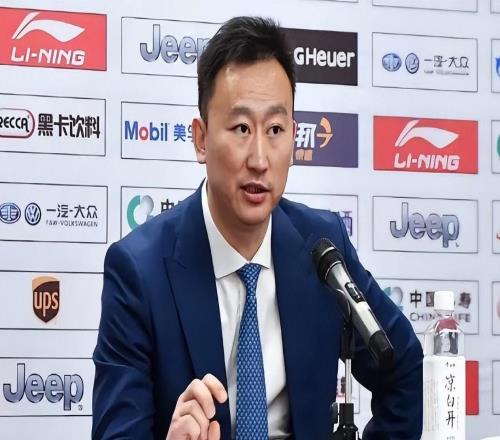 對陣廣廈，青島輪休四大主力，球迷不滿，劉維偉則說“不丟人”