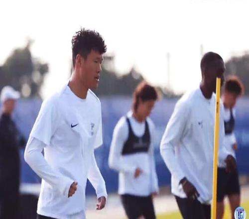 李超人頂庫里大連防線升級！外援決定上限主任去留成最長肥皂劇