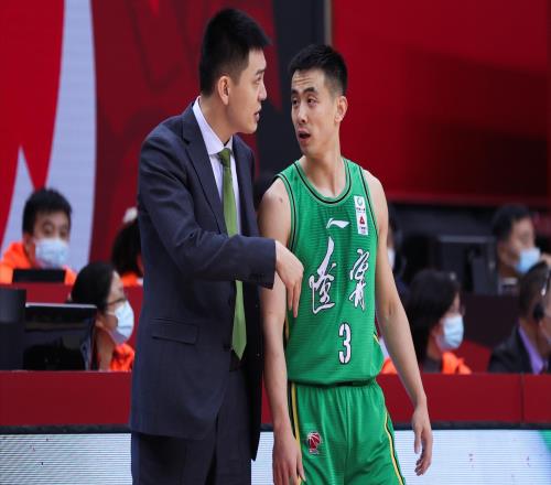 趙繼偉否認離開遼籃，兩年失去3隊友，僅1人堅守，張鎮麟送暖心話