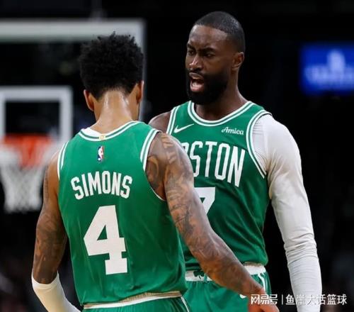 活塞險勝！布朗32+11犯大錯，懷特11中1，康寧漢姆17中4首發(fā)第一