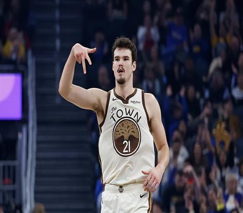 難得手感恢復了！勇士內線新星能否繼續保持這樣的三分命中率呢