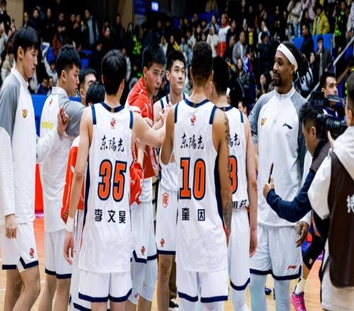 大勝28分廣東收4好1壞消息！胡隊有了靠譜僚機，徐杰又出現(xiàn)新傷情