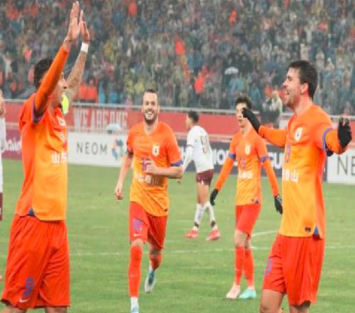 正式官宣！山東泰山續約超級射手，上賽季曾完成4次帽子戲法