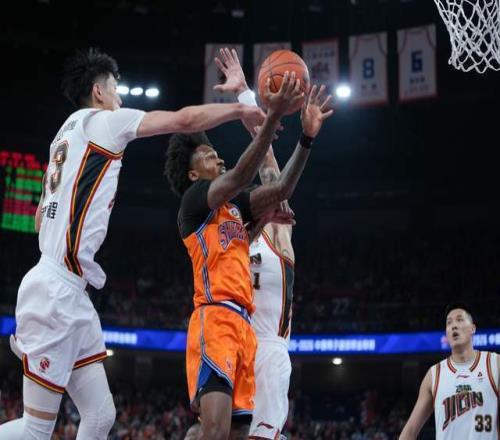 CBA最新排名！上?？駝俦本⒒氐?，黑馬逼近前四，遼寧跌至第10