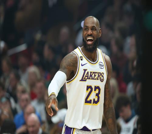 ESPN報道珍妮考慮不續約詹姆斯并交易他因其想對威少的交易結果避免責任_NBA直播