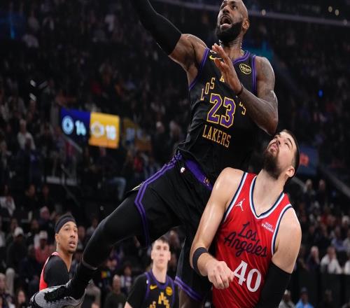 快船拒絕湖人26分逆轉(zhuǎn)！小卡復(fù)出哈登18+10引7人上雙詹東55+16