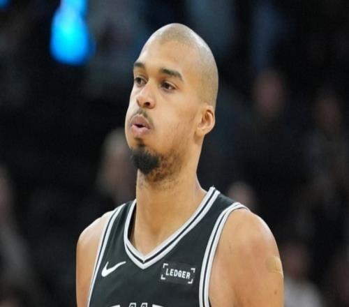 福克斯31分文班亞馬26+13+5封蓋，努爾基奇連場(chǎng)三雙，馬刺滅爵士