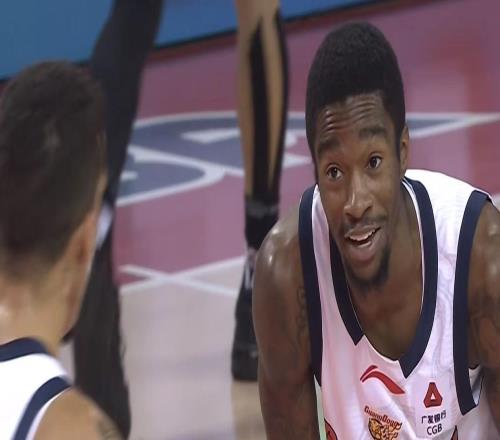 恭喜廣東隊(duì)！崔永熙攜手麥考爾確認(rèn)復(fù)出，力保杜鋒躺進(jìn)總決賽！