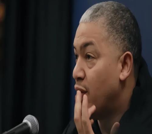 勝湖人！泰倫盧采訪沮喪不滿判罰，多人爆贊祖巴茨，小卡主動(dòng)擔(dān)責(zé)