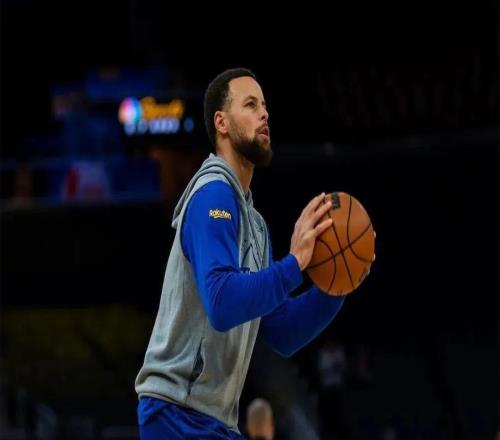 庫里亂穿鞋進入新階段！這次穿的On昂跑和安踏，都很有驚喜！