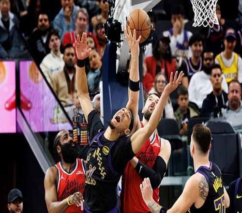 只是能力有限而已！湖人替補(bǔ)中鋒好歹在比賽態(tài)度方面值得肯定