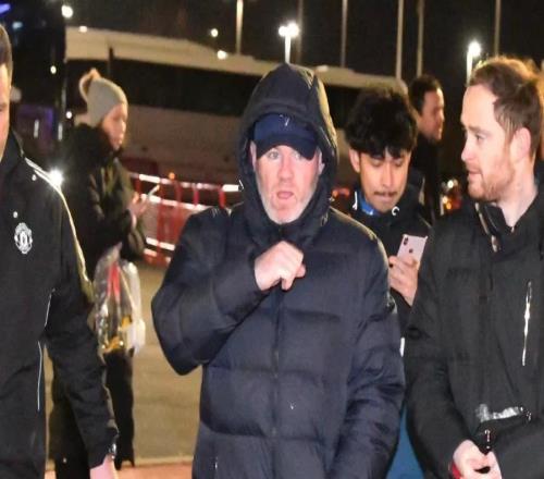 魯尼和妻子現(xiàn)身老特拉福德，觀看凱完成英格蘭青年足總杯首秀