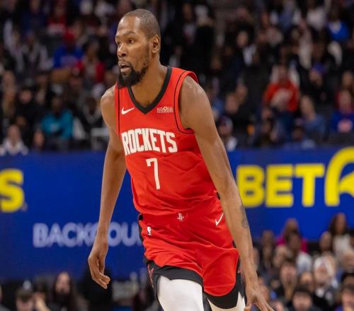 背靠背客場戰勝東部第一，杜蘭特領銜三人紅榜，申京兩點備受質疑