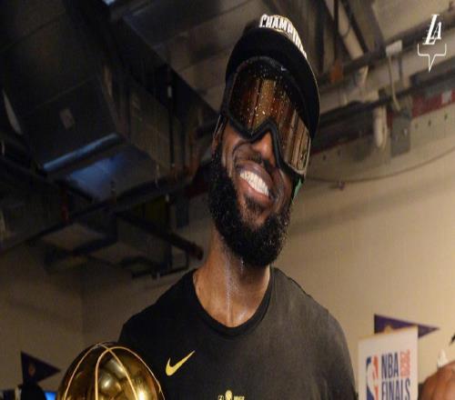 皮爾斯：珍妮巴斯靠詹姆斯得到100億美元！還有總冠軍！