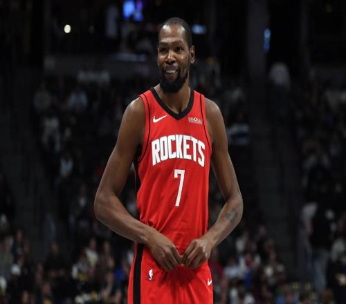 絕對(duì)巨星，杜蘭特19中11砍32分7板3助1斷1帽0失誤，正負(fù)值+18