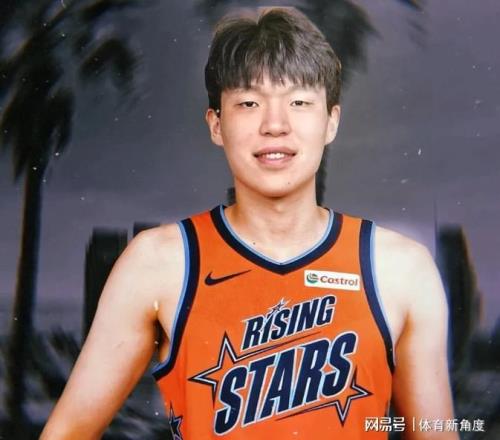 我擦！楊瀚森隊內“失寵”，無球可打了