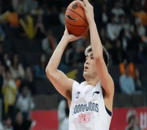 郭艾倫剛復出就統治加時！低開高走16分，結合球與變向仍具殺傷力