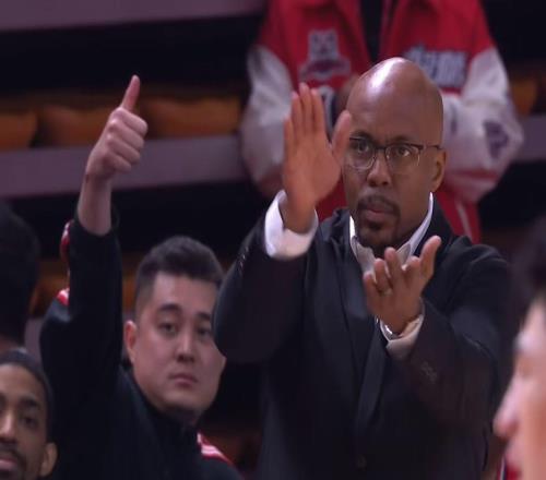 封蓋第1+籃板第2！廣東“新中鋒”打出身價，這是杜鋒的內(nèi)線答案