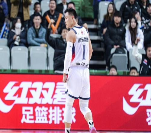 慘烈的遼魯大戰！罰球28比17！高詩巖末節封神，送遼寧慘痛3連敗