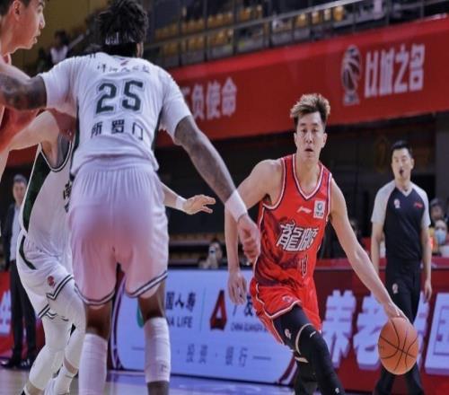 郭艾倫復出廣州男籃戰勝南京隊，徐昕：他對我們非常有幫助