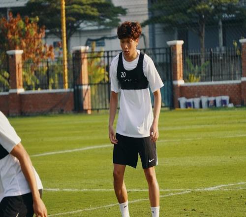 銅梁龍老弱病殘！囤一堆小將僅韋所為來(lái)之即戰(zhàn)，簽36歲中衛(wèi)埋隱患