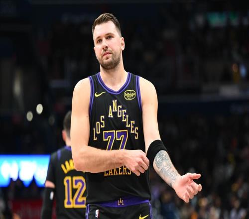 不包夾東契奇啥后果，奇才給出答案，布朗尼子承父業(yè)暴扣點(diǎn)燃客場