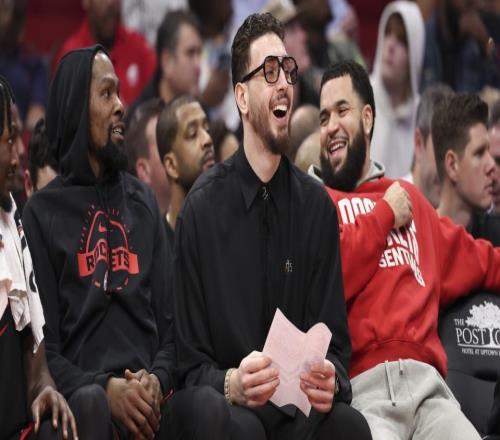 火箭硬碰硬西部第一！傷病摧毀進(jìn)攻體系后美媒建議2換1拿下懷特