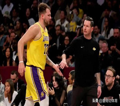 湖人大勝奇才賽后！雷迪克表揚(yáng)2人，力挺失意之人，4隊(duì)有意老詹