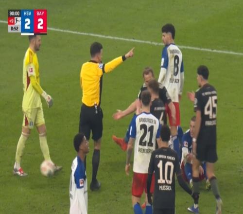 德媒報道拜仁在更衣室門口質疑裁判凱恩直言這是我見過的最差裁判_德甲直播