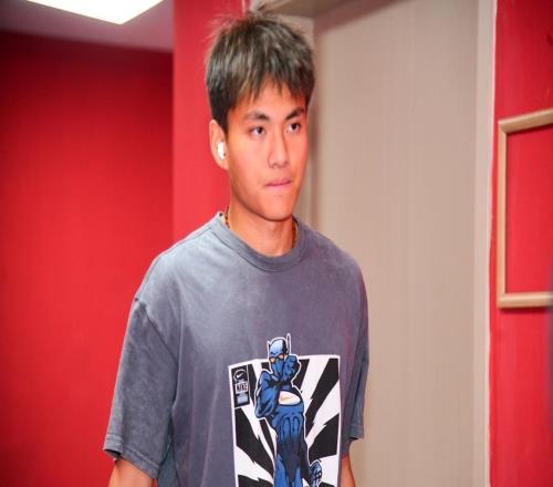 李昊即將轉會上海申花女友評論區泄露機密，球迷直呼真沒想到！