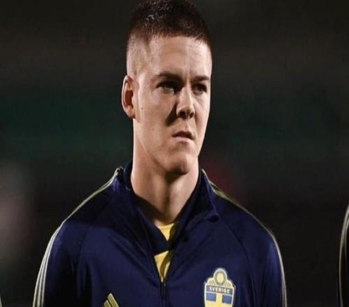 羅馬諾：迪洛倫佐受傷后那不勒斯問價霍爾姆，但尤文依然領先