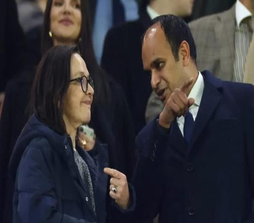 TA：現在沒有“列維形狀的盾牌”來替劉易斯家族擋住批評了