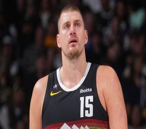 約基奇成NBA歷史首位25分鐘內貢獻至少30+10+5的球員