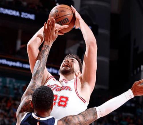 隨著火箭4分險(xiǎn)勝，灰熊6連敗，西部最新積分榜如下！馬刺下滑第3