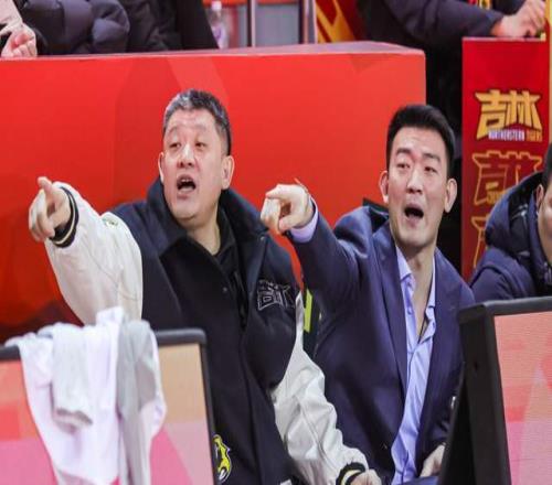 CBA一夜爆出兩大冷門(mén)！衛(wèi)冕冠軍遭黑馬掀翻，山東無(wú)緣23分大逆轉(zhuǎn)