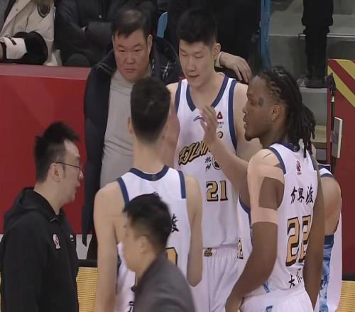 吉林男籃6分力克廣廈，布朗關(guān)鍵時(shí)刻表現(xiàn)災(zāi)難，曾繁日12+9+5