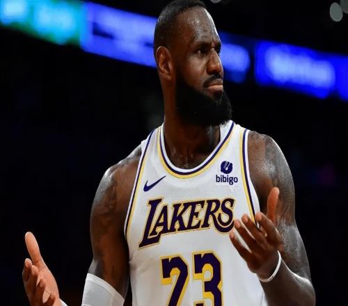 雷迪克又把湖人球迷整無語了！防守仍垮，五小自殺，讓人失望！